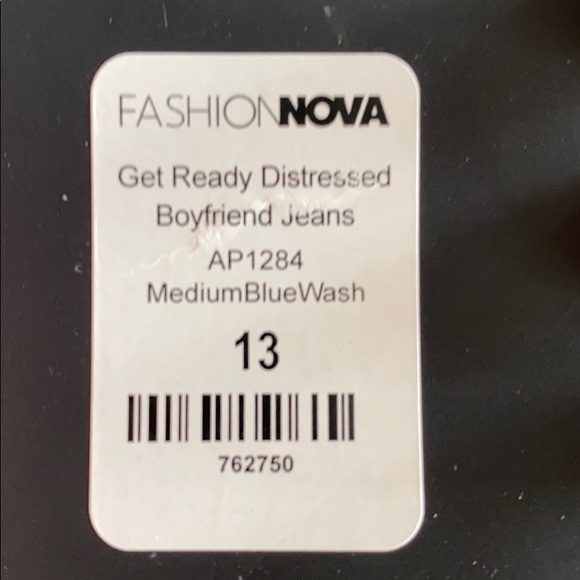 Fashion Nova -Get Ready Distressed Boyfriend Jeans - Picture 4 of 4